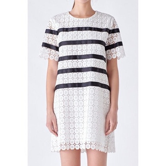 English Factory Dresses & Skirts - English Factory White Eyelet Lace Black Striped Short Sleeve Shift Dress Medium